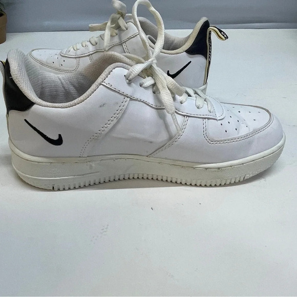 Nike Air Force 1 AJ7747-100 White/Black Size 38 Preowned - Picture 8 of 14